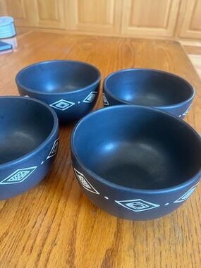 Pottery Barn Set of 4 Black Ceramic Cereal Bowls with White Geometric Pattern